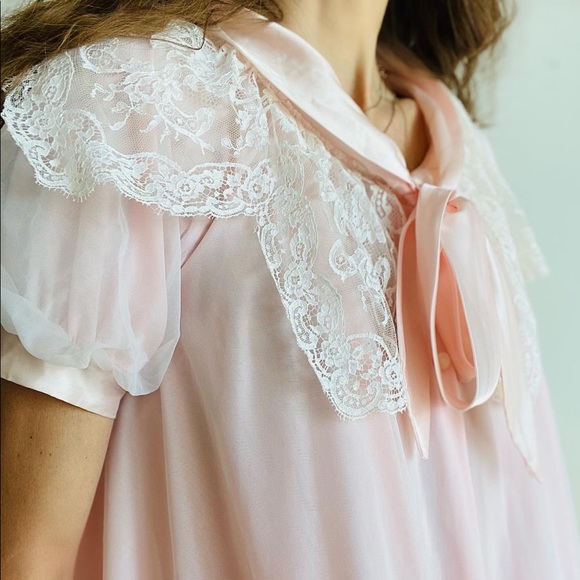 Vintage Bed Coat - Picture 5 of 8